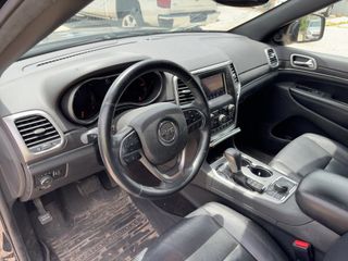 2018 Jeep Grand Cherokee Limited 4x4 - Interior Full Dashboard Image